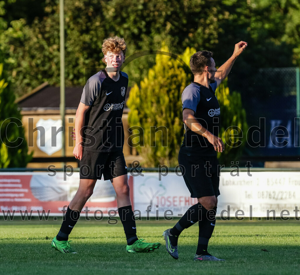 2023-07-14_097_FC_Langengeisling_gegen_FC_Velden-Eberspoint | Erding, Deutschland, 14.07.2023:
Fußball, Bezirksliga Oberbayern Ost 2023 / 2024, Testspiel, FC Langengeisling gegen FC Velden-Eberspoint, Endergebnis: 5:0

Maximilian Hintermaier (FC Langengeisling, #13)

Foto: Christian Riedel / fotografie-riedel.net