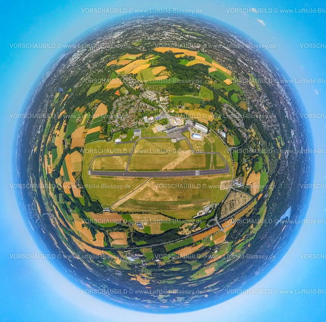 Essen230790009FlughafenEssenEssen-3 | Luftbild, Flughafen Essen/Mülheim, Startbahn und Landebahn, Zeppelinhalle, Erdkugel, Fisheye Aufnahme, Fischaugen Aufnahme, 360 Grad Aufnahme, tiny world, Holthausen - Südost, Mülheim an der Ruhr, Ruhrgebiet, Nordrhein-Westfalen, Deutschland