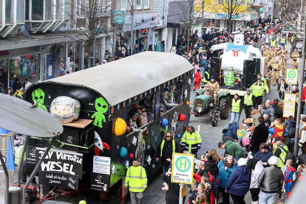 top-top.de 240212-072 | Foto, Video, Fotografie, Videografie, Fotobox, DJ, Discjockey, Musik, Musikbox, Veranstaltung, Photobooth, Amazon, Ebay, Buchtipp, Bestseller, Autor, Verlag, Buch, Wesel, Hamminkeln, NRW, Dinslaken, Rees, Drohne, Hochzeit, Party, Fotobox, Wesel, Fotograf