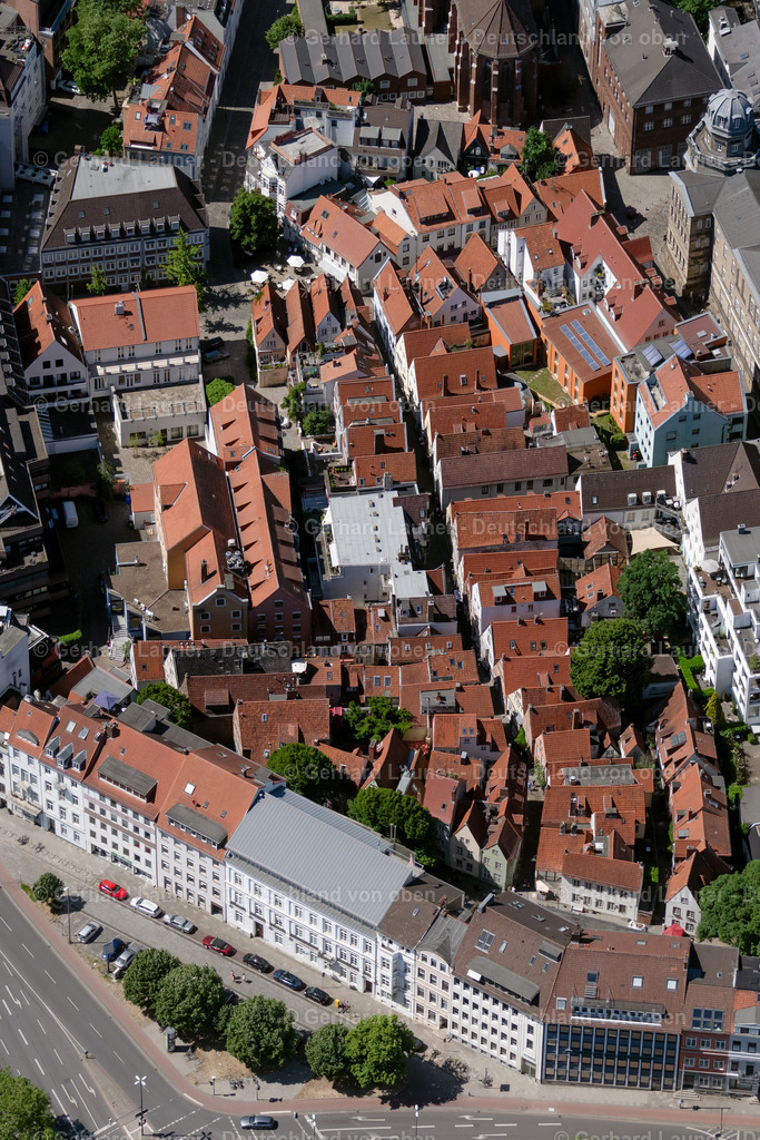 4029677 | BREMEN 01.06.2020 Altstadtbereich und Innenstadtzentrum " Schnoor " im Ortsteil Altstadt in Bremen, Deutschland. // Old Town area and city center " Schnoor " in the district Altstadt in Bremen, Germany. Foto: Gerhard Launer