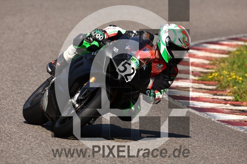 0052-20240831_01882 | Schöne Erinnerungen an spannende Momente - das festzuhalten ist unser Job. PIXELrace.de ist seit 2003 auf den Rennstrecken Europas unterwegs um die Action draußen beim Fahren und die wunderbare Stimmung imm Fahrerlager für euch einzufangen.