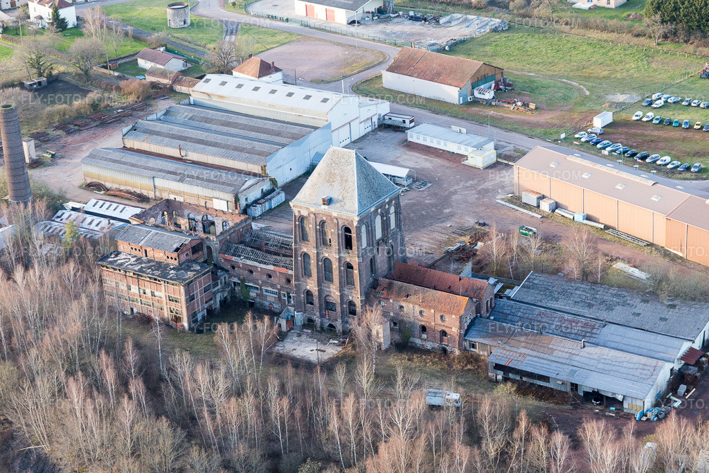 Aerial view: Former ironworks (Burgundy) in Épinac in the state Saone et Loire, France. – Photo: IMG_105537.jpg taken on 04/01/2018 by Werner Riehm/FLY-FOTO.com – Resolution of the original: 5472 x 3648 px