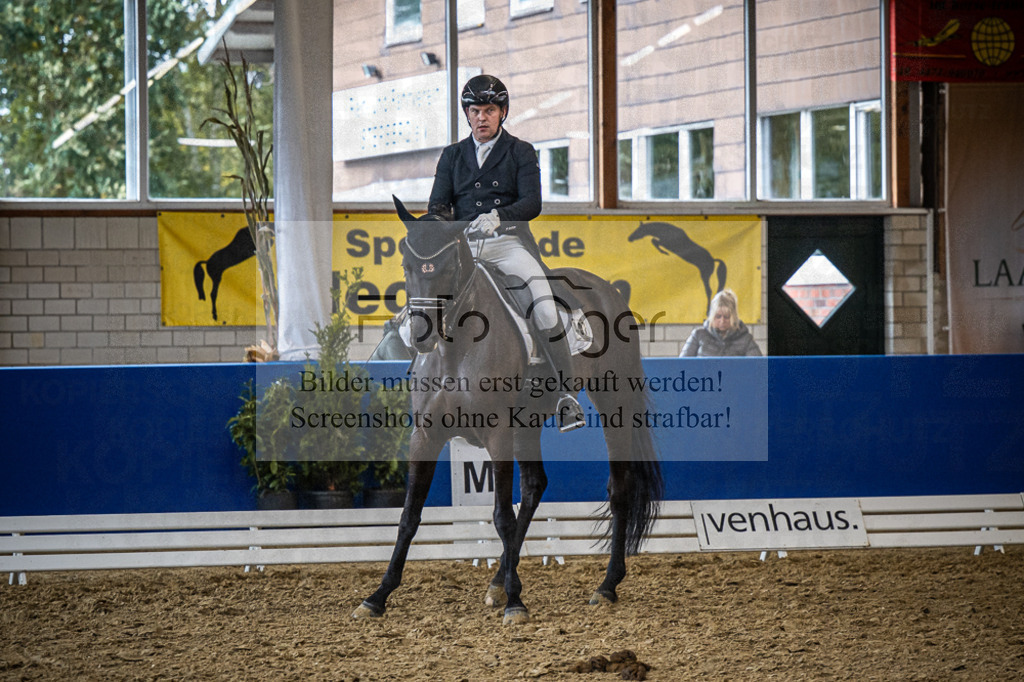 DOS_1781 | Entdecke hochwertige Reitturnierfotos von Foto Oger. Professionell, emotional und authentisch – jetzt Lieblingsmomente im Shop bestellen. - Realisiert mit Pictrs.com