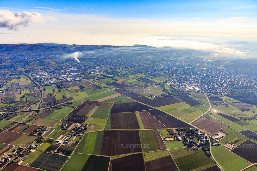 Luftbild: Blick bis Leimen zum Zementwrk im Dunst im Ortsteil Bruchhausen in Sandhausen im Bundesland Baden-Württemberg in Deutschland. Foto: IMG_104237.jpg vom 31.10.2017 durch Werner Riehm/FLY-FOTO.de