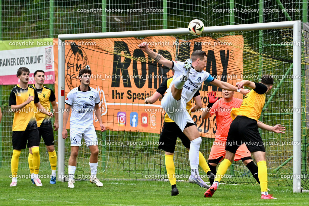 SV Arnoldstein vs. ATUS Velden | #8 Fabian Kopeinig ATUS Velden, #22 Markus Spanring SV Arnoldstein, SV Arnoldstein vs. ATUS Velden, SV Arnoldstein vs. ATUS Velden am 16.09.2025 in Arnoldstein (Waldparkstadion Arnoldstein), Austria, (Photo by Bernd Stefan)