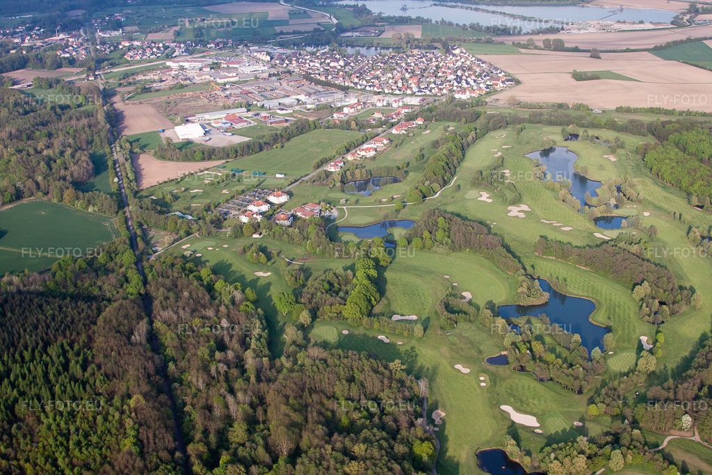 Vue aérienne: Soufflenheim, Club de golf de Soufflenheim, Baden-Baden à Schirrhoffen dans le département Bas Rhin, France – .Photo: IMG_39523.jpg prise le 14/04/2011 par Werner Riehm/FLY-FOTO.eu – Résolution de l'original: 4752 x 3168 px