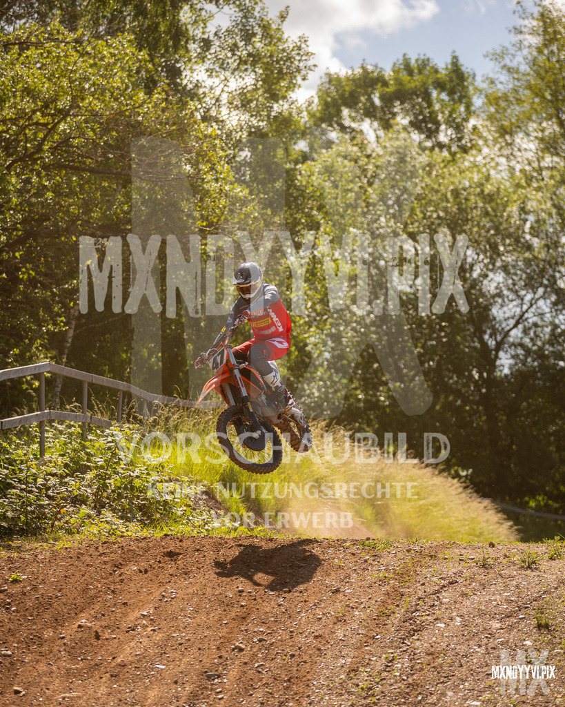 866A0908 | mxndyyvipix