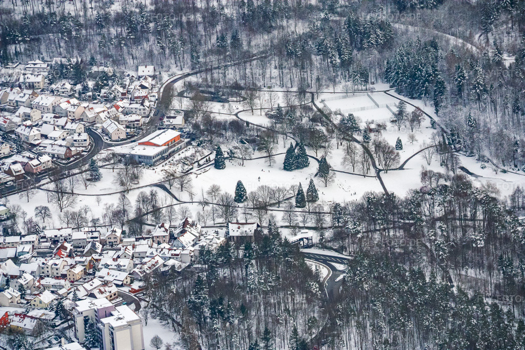 Luftbild: Kurhaus Waldbronn im Schnee im Ortsteil Reichenbach in Waldbronn im Bundesland Baden-Württemberg in Deutschland. Foto: IMG_17017.jpg vom 15.02.2009 durch Werner Riehm/FLY-FOTO.de