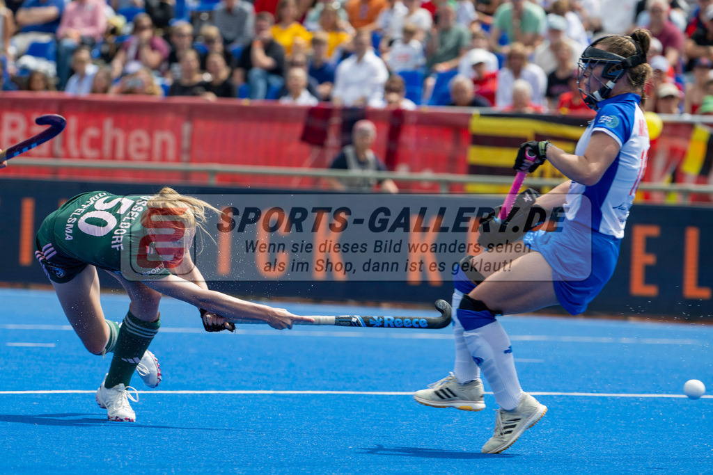 Final4_20250531-1415-Z09_2755 | Krefeld, Deutschland, 31.05.2025:  Feldhockey Final4 2025 – „Deutsche Feldhockey-Meisterschaften 2025“ im Gerd-Wellen-Hockeyanlage am 31.05.2025 in Krefeld, Deutschland. (Foto von Kramhöller/Fehrmann/Kaste)Krefeld, Germany, 31.05.2025: Feldhockey Final4 2025 – „Deutsche Feldhockey-Meisterschaften 2025“ in Gerd-Wellen-Hockeyanlage at 31.05.2025 in Krefeld, Deutschland. (Foto from Kramhöller/Fehrmann/Kaste)