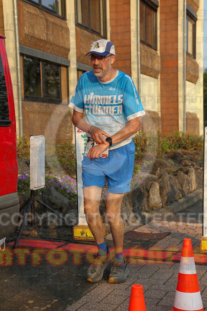 240802_1932_EX1_6538 | Sportfotografie im Rhein-Sieg Kreis, Köln, Bonn, NRW, Rheinland Pfalz, Hessen, etc. Unser Tätigkeitsfeld umfasst den Laufsport vom Volkslauf über den Marathon, Duathlon, Triathon bis zum Ultralauf wie Kölnpfad Ultra oder Schindertrail.