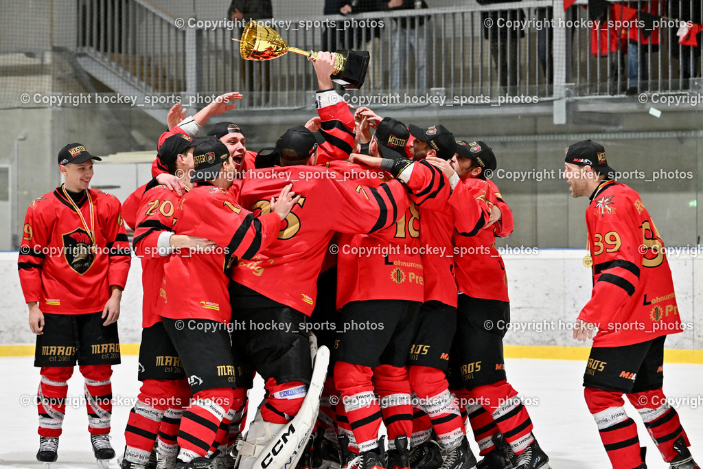 Lendhafen Seelöwen vs. Spartans Althofen | Meisterfeier Spartans Althofen Mannschaft, Lendhafen Seelöwen vs. Spartans Althofen, Lendhafen Seelöwen vs. Spartans Althofen am 14.02.2025 in Ferlach (HTC Eishalle Ferlach), Austria, (Photo by Bernd Stefan)