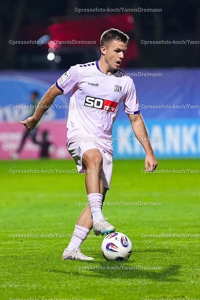 xYDR28092501172 | 28.09.2025, xydrx, Fußball, 3.Liga, Viktoria Köln - VFL Osnabrück, Saison 2025 2026, Sportpark Höhenberg: Patrick Kammerbauer (VFL Osnabrück #31)  DFB regulations prohibit any use of photographs as image sequences and or quasi-video.