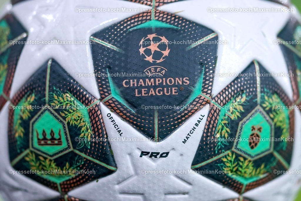 UCL04032502091 | 04.03.2025, Fußball, UEFA Champions League, Borussia Dortmund - OSC Lille, Signal Iduna Park, Runde der 16, Saison 2024 2025: Feature offizieller Pro Spielball Matchball von Adidas mit Schriftzug UEFA Champions League in Nahaufnahme