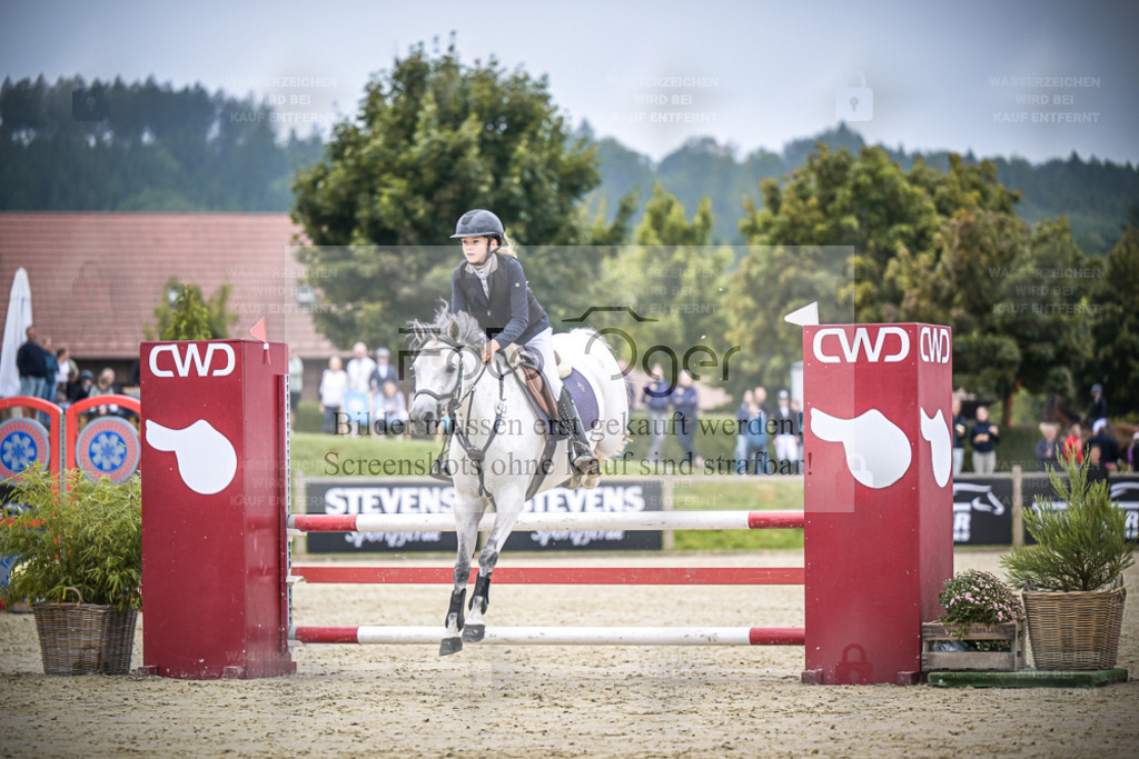 DOS_0051 | Entdecke hochwertige Reitturnierfotos von Foto Oger. Professionell, emotional und authentisch – jetzt Lieblingsmomente im Shop bestellen. - Realisiert mit Pictrs.com