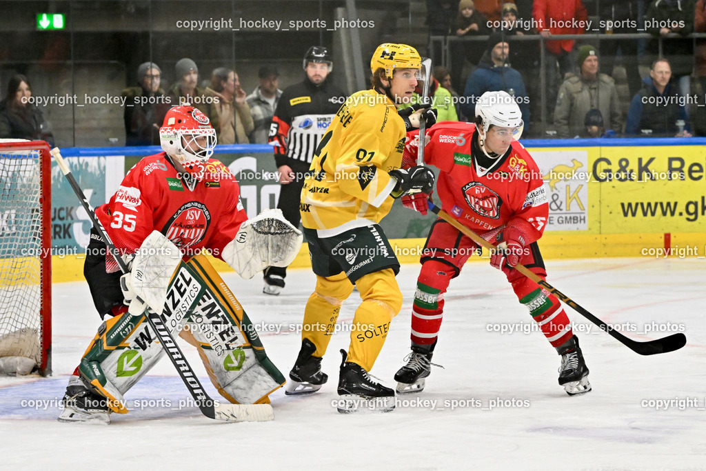 KSV KÄNGURUS vs. EHC Lustenau | #35 Nußbacher Felix KSV, #45 Granza lacopo KSV, #91 Grabher Meier Martin EHC Lustenau, KSV KÄNGURUS vs. EHC Lustenau, KSV KÄNGURUS vs. EHC Lustenau am 14.03.2026 in Kapfenberg (Sportzentrum Kapfenberg), Austria, (Photo by Bernd Stefan)