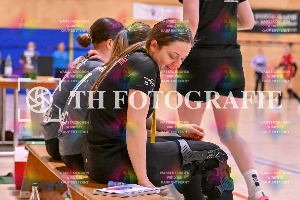 GER, SG Maulburg/Steinen - HB Kinzigtal, Handball, Suedbadenliga, 22. Spieltag, Saison 2023/2024, 27.04.2024 | Romy Scheerer im Fokus mit Verletzung (HB Kinzigtal)

GER, SG Maulburg/Steinen - HB Kinzigtal, Handball, Suedbadenliga, 22. Spieltag, Saison 2023/2024, 27.04.2024

Foto: TH Fotografie/Thomas Hess