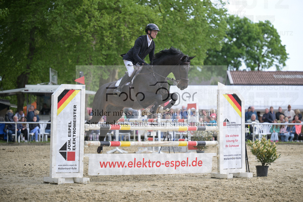 DOS_2954 | Entdecke hochwertige Reitturnierfotos von Foto Oger. Professionell, emotional und authentisch – jetzt Lieblingsmomente im Shop bestellen.Deutschlandweite Turnierfotografie. - Realisiert mit Pictrs.com