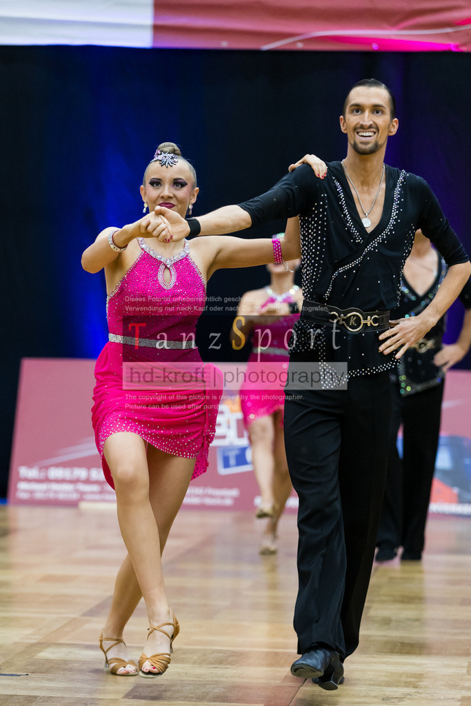 202603145_RL_Lat-Formationen_Nbg_5936 | Tanzsportbilder, Standardtanz, Lateintanz, WDSF, DTV, LTVB, dancecomp, goc, hessen tanzt, blaues band der spree, walzer, tango, wiener walzer, slowfox, quickstepp, samba, rumba, cha-cha-cha, paso doble. jive, hd-kroft photography, turniertanzsport