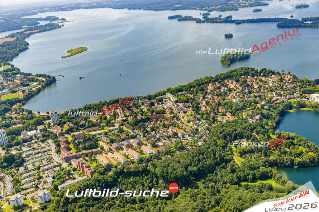 Luftaufnahme Fegetasche Plön - Die Luftaufnahme wurde 2025 vom UL-Flugzeug heraus erstellt ( ohne Drohne ) - Hochauflösende Luftaufnahme - für professionelle Ausdrucke geeignet. Die Geschenkidee !Mit Lizenz und Bildrechte bestellbar