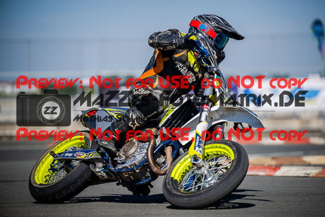 MaZZes_FotoMatrix_220903_0535 | UE40