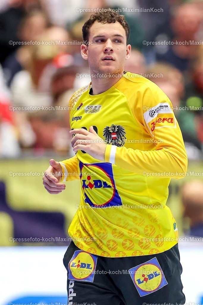 EHF17012601077 | 17.01.2026, Handball, Men's EHF EURO 2026, Österreich - Spanien, Jyske Bank Boxen in Herning, Dänemark, Preliminary Round:  Constantin Möstl (Austria #98) 