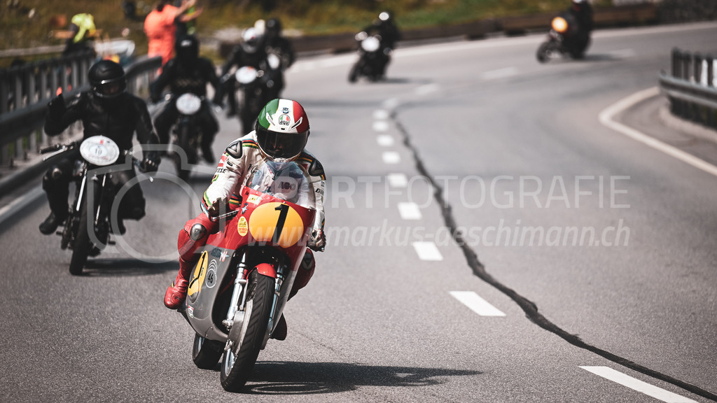 19. Arosa ClassicCar 2023 - 2. September 2023 | 19. Arosa ClassicCar 2023
Arosa, Schweiz
Agostini Giacomo aus Bergamo mit der Startnummer 1 auf einer MV Agusta 500 Dreizylinder, Jahrgang 1967, in der Klasse Motorräder.
@arosaclassiccar, @arosa.official, #arosaclassiccar, #arosa, #76curves, #classiccar
Bild: Sportfotografie Markus Aeschimann | www.markus-aeschimann.ch - Realisiert mit Pictrs.com