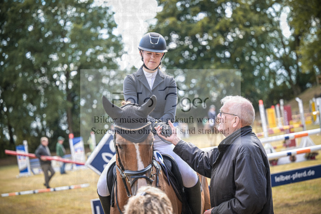 DOS_0045 | Entdecke hochwertige Reitturnierfotos von Foto Oger. Professionell, emotional und authentisch – jetzt Lieblingsmomente im Shop bestellen.Deutschlandweite Turnierfotografie. - Realisiert mit Pictrs.com