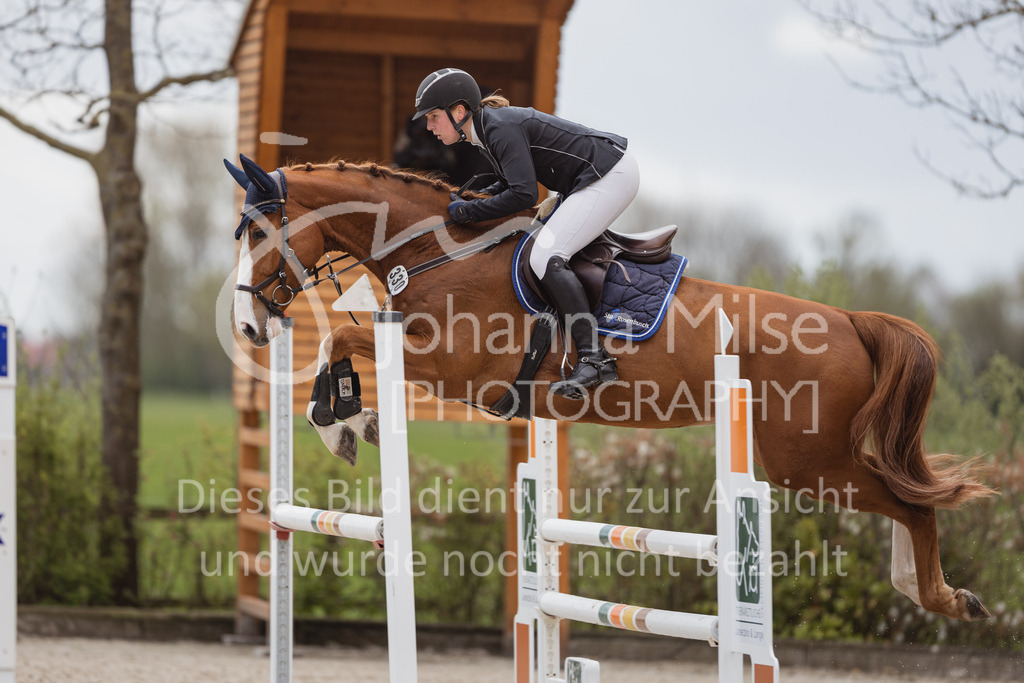 230425_Lemwerder_03SprPf-L-316 | Deine schönsten Turniermomente als professionelle Fotos! Entdecke hochwertige Pferdesport-Fotografie im Online-Shop. Jetzt Fotos finden & bestellen!