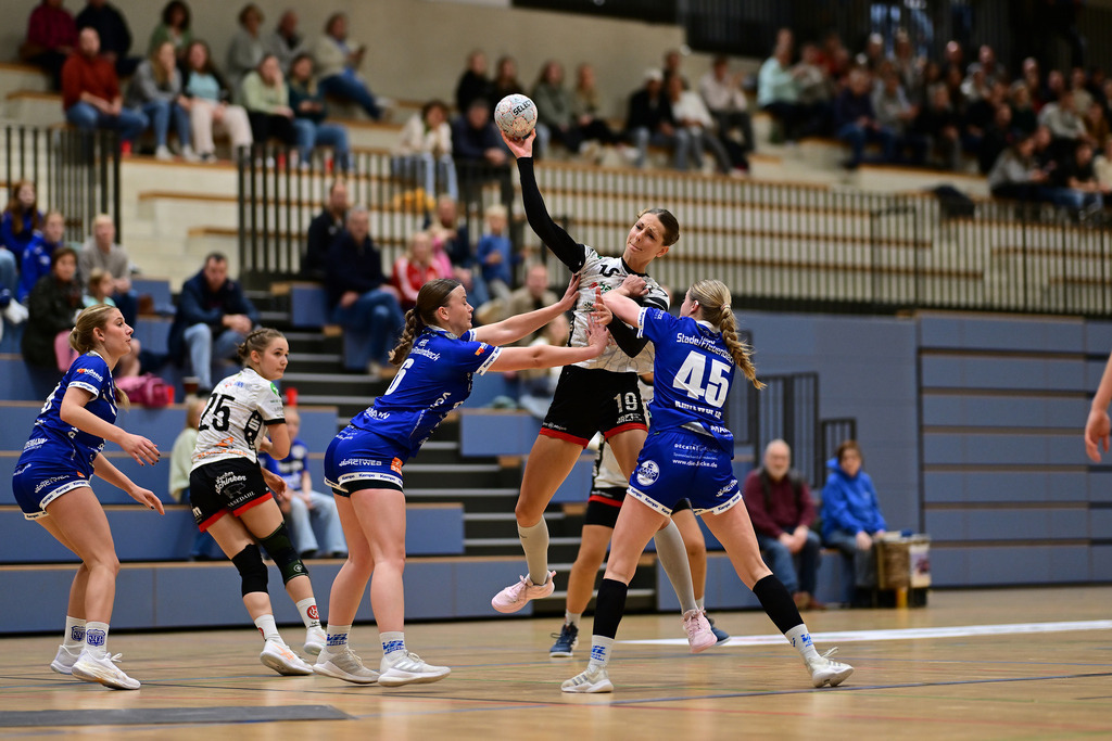 Handball I Frauen I Saison 2025-2026 I Regionalliga I 5. Spieltag I HSG Stade-Fredenbeck - TuS Jahn Hollenstedt | Der Sportfotograf. - Realisiert mit Pictrs.com