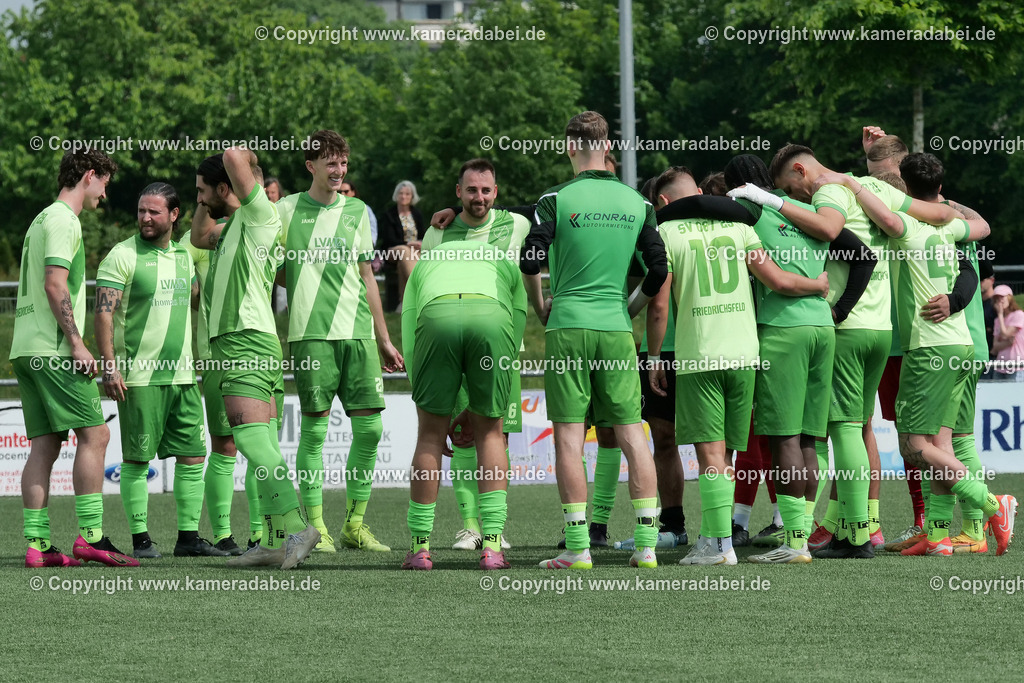 Fußball : Bezirksliga : SV 08/29 Friedrichsfeld - Borusia Veen am 10.05.2026 in Voerde Friedrichsfeld | Fußball : Bezirksliga : SV 08/29 Friedrichsfeld - Borusia Veen am 10.05.2026 in Voerde Friedrichsfeld - Realisiert mit Pictrs.com