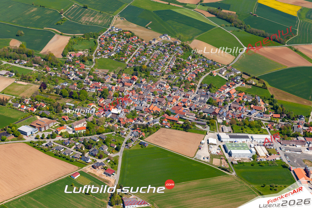 Das Luftbild der Stadt Wiesenfeld Coburg wurde 2019 vom Flugzeug heraus erstellt (keine Drohne) Aufnahmehöhe ca.400 Meter- hohe Auflösung- beste Druck-Qualität garantiert!