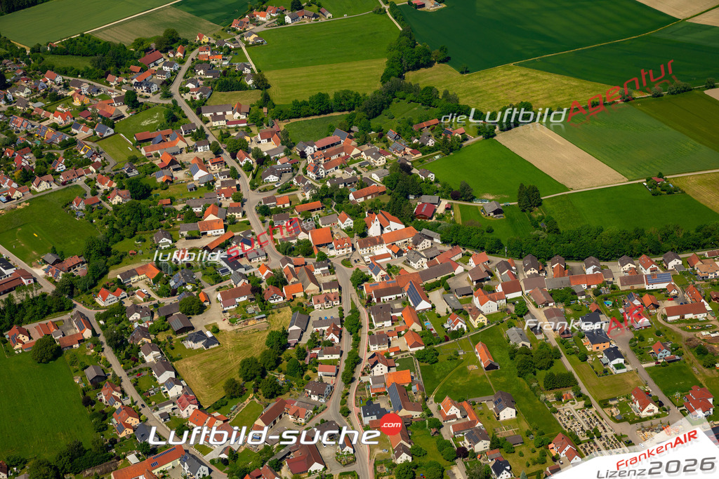 Das Luftbild zeigt Talstrasse Münster - Die Luftaufnahme wurde 2023 vom UL-Flugzeug aus erstellt ( keine Drohne ) - Hochauflösende Luftaufnahme - Für grossformatige Ausdrucke geeignet. Die Geschenkidee !Mit Lizenz und Bildrechte bestellbar