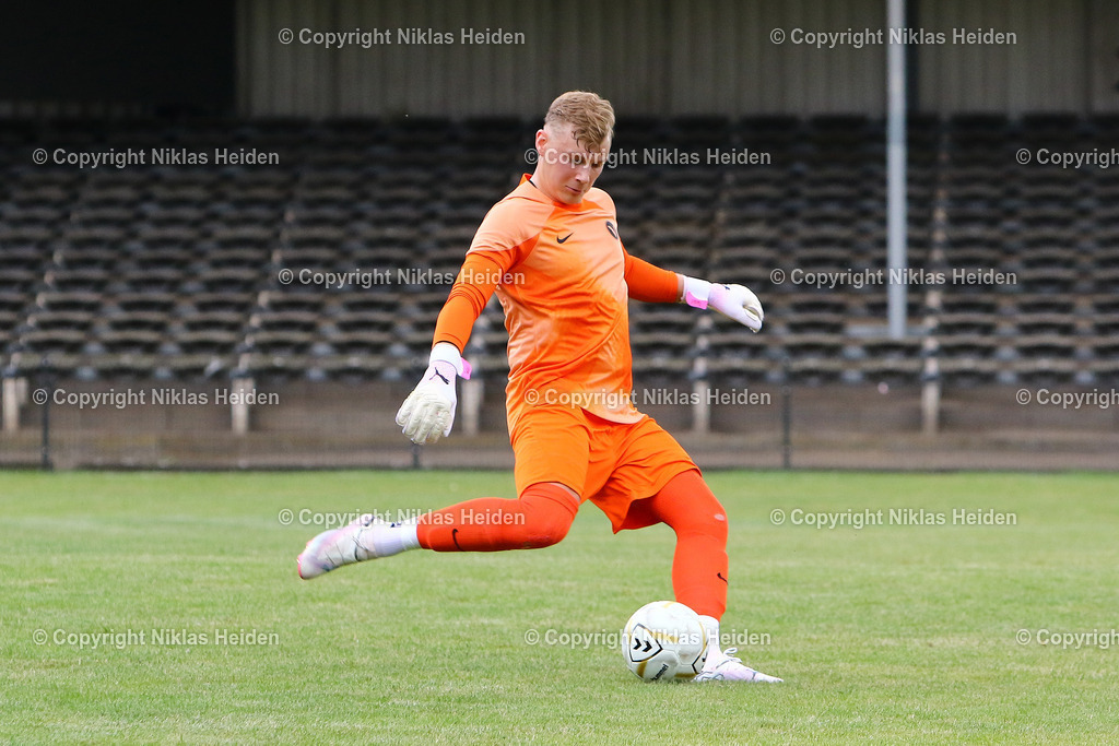 NH_Altona93_SCVictoriaHamburg_OberligaHamburg_10082024 | #1 Hendrik Rabe (SC Victoria Hamburg)Fußball I Herren I Gamesright Oberliga Hamburg I Saison 2024-2025 I 2. Spieltag I Altona 93 - SC Victoria Hamburg I 10.08..2024 I Adolf-Jäger-Kampfbahn