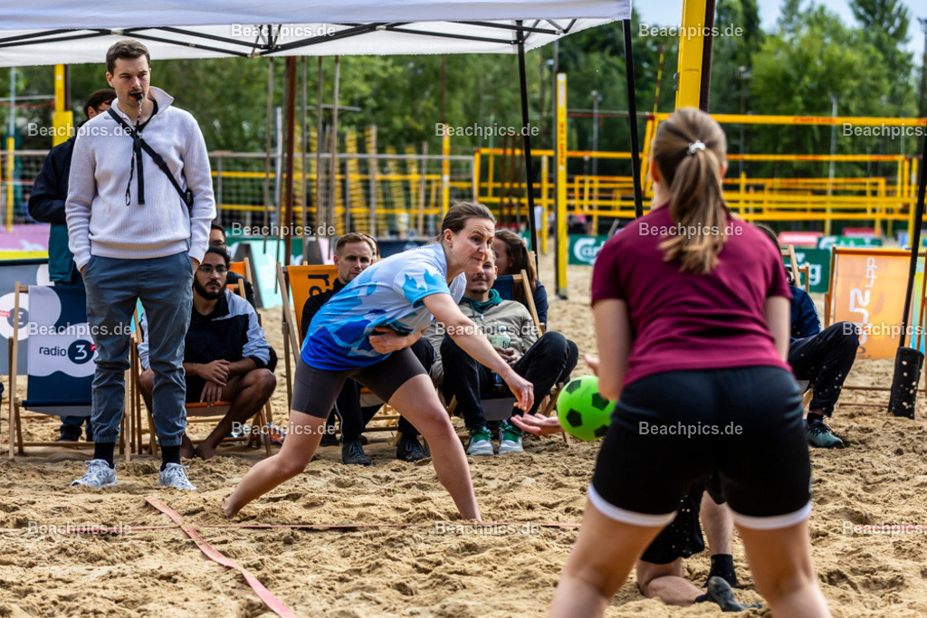 2025-200080767-Strandvölkerball-WM_1 |  23.08.2025; Berlin Foto: Gerold Rebsch - www.beachpics.de