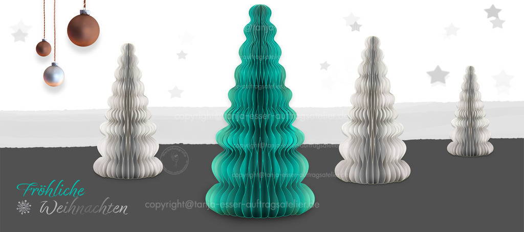 Wabenweihnachtsbaum weisse Baeume Fröhl D | Neues Design mit Waben Weihnachtsbäumen in gebrochenem Weiß und in Petrolfarbe. Schiefergrauer Hintergrund. Deutscher Text: Fröhliche Weihnachten. 