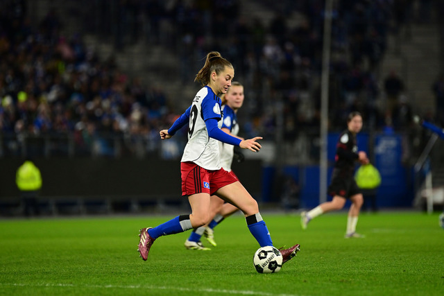 Fußball I Frauen I Saison 2025-2026 I DFB-Pokal I Achtelfinale I Hamburger SV - Bayer 04 Leverkusen I 18836 | Der Sportfotograf. - Realisiert mit Pictrs.com