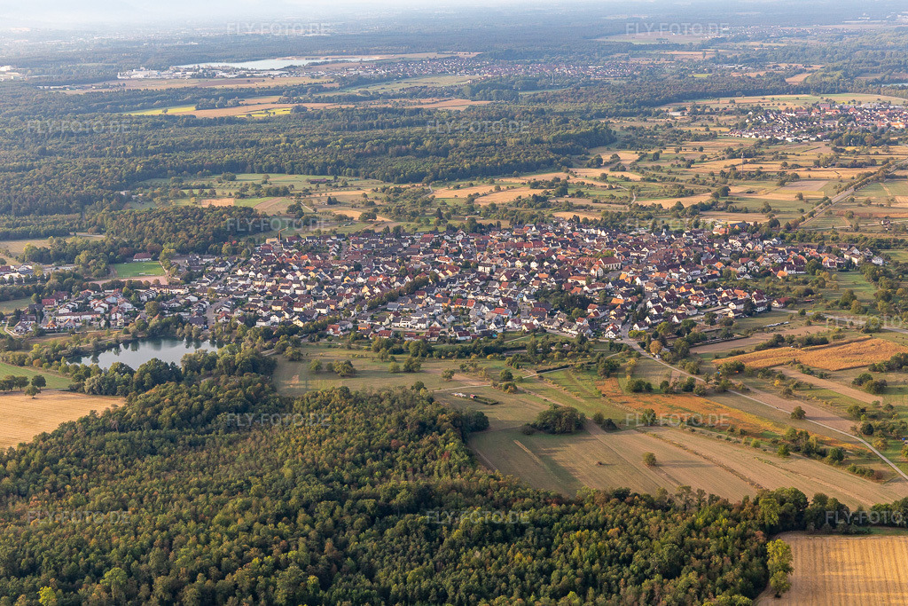 Luftbild: Ortsansicht von Norden im Ortsteil Ottersdorf in Rastatt im Bundesland Baden-Württemberg in Deutschland. Foto: IMG_008757.jpg vom 20.09.2020 durch Werner Riehm/FLY-FOTO.de