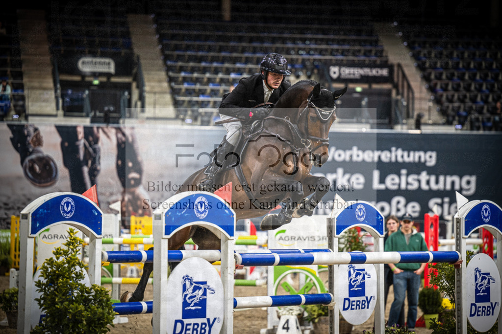DOS_2788 | Entdecke hochwertige Reitturnierfotos von Foto Oger. Professionell, emotional und authentisch – jetzt Lieblingsmomente im Shop bestellen.Deutschlandweite Turnierfotografie. - Realisiert mit Pictrs.com