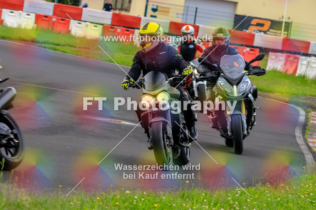 VBK-6573 | Hier findet Ihr Bilder von Touristenfahrten auf der Nürburgring Nordschleife oder von anderen Veranstaltungen die ich besucht habe. Viel Spass beim Durch Schauen 