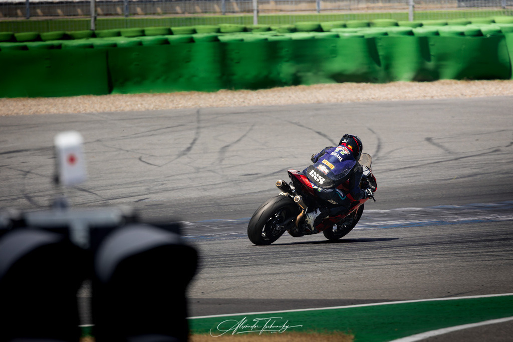 Ducati Trackday Hockenheimring 2026 | Entdecken Sie die faszinierende Welt von Alexander Tschuncky Arts: Kreative Fotografie, atemberaubende Automobilkunst und hochwertiger Bilderdruck. Lassen Sie sich inspirieren! - Realisiert mit Pictrs.com