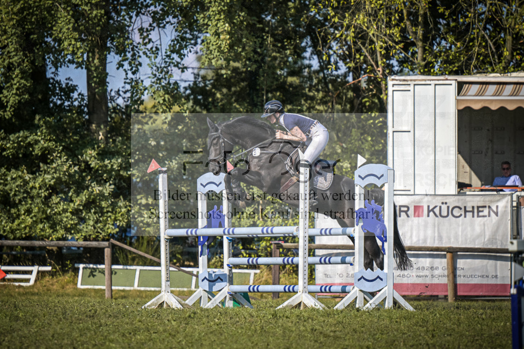 DOS_1143 | Entdecke hochwertige Reitturnierfotos von Foto Oger. Professionell, emotional und authentisch – jetzt Lieblingsmomente im Shop bestellen.Deutschlandweite Turnierfotografie. - Realisiert mit Pictrs.com