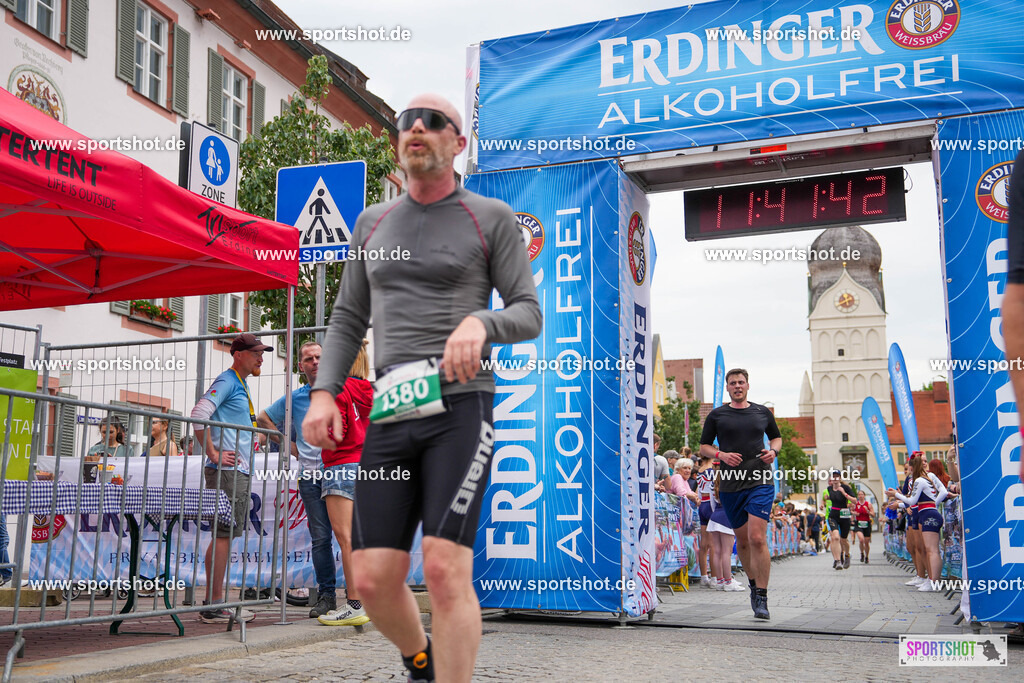 DSC02672 | Stadttriathlon Erding 2025. #yourpictrs #sportshot_your_pictrs @Sportshotphotography #stadttriathlonerding Copyright: www.sportshot.de