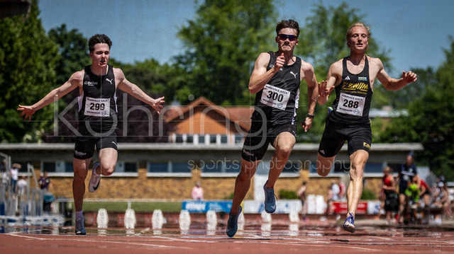 B&amp;S Kurpfalz Gala; Weinheim, 23.05.2026 | WEINHEIM, GERMANY - MAY 24: Nils Bovekamp (GER/LG Brillux Münster), Jakob Bruns (GER/LG Brillux Münster), Thilo Traue (GER/LG Stadtwerke München) during the B&amp;S Kurpfalz Gala am 23.05.2026 at the  Sepp-Herberger-Stadium in Weinheim (Baden-Wuerttemberg / Germany).