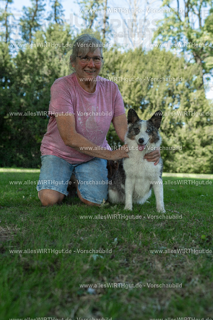 Hundeschwimmen_Volksbad_2026-allesWIRTHgut_Tierfotografie-2609061326-7R500810 | Professionelle Tierfotografie in Mönchengladbach von Daniel Wirth (allesWIRTHgut). Liebevolle & natürliche Bilder von Hunden & Katzen für unvergessliche Erinnerungen.