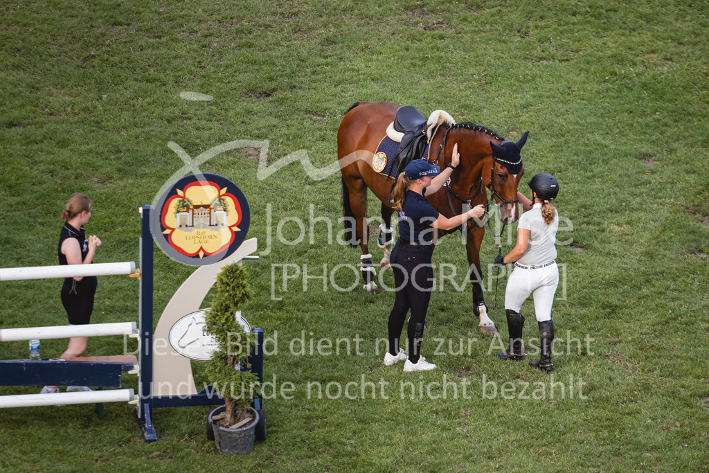 240719_LC_Mannschaft-714 | Deine schönsten Turniermomente als professionelle Fotos! Entdecke hochwertige Pferdesport-Fotografie im Online-Shop. Jetzt Fotos finden & bestellen!