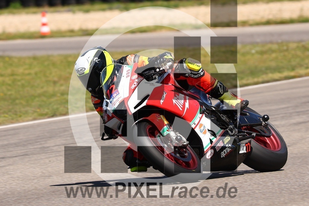 0072-20260426_02515 | Schöne Erinnerungen an spannende Momente - das festzuhalten ist unser Job. PIXELrace.de ist seit 2003 auf den Rennstrecken Europas unterwegs um die Action draußen beim Fahren und die wunderbare Stimmung imm Fahrerlager für euch einzufangen.