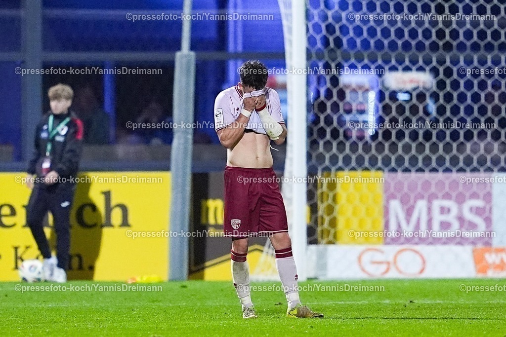 xYDR31102501125 | 31.10.2025, xydrx, Fußball, 3.Liga, FC Viktoria Köln - FC Ingolstadt 04, Saison 2025 2026, Sportpark Höhenberg: Linus Rosenloecher (FC Ingolstadt #19) enttäuscht nach der 3:1 Niederlage  DFB regulations prohibit any use of photographs as image sequences and or quasi-video.