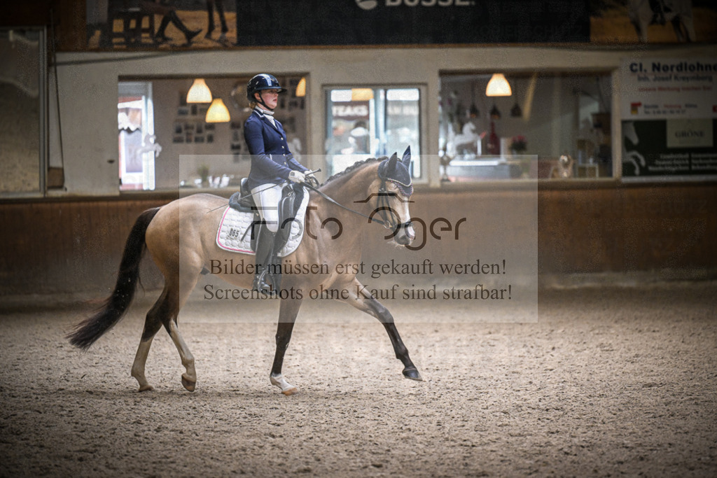 DOS_1680 | Entdecke hochwertige Reitturnierfotos von Foto Oger. Professionell, emotional und authentisch – jetzt Lieblingsmomente im Shop bestellen.Deutschlandweite Turnierfotografie. - Realisiert mit Pictrs.com