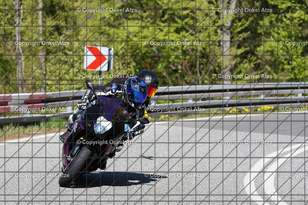 IMG_8373 | Fotograf am Kyffhäuser. Onkel Atze. Kyffhäuser Rennstrecke. Café36. Motorsportfotografie. - Realisiert mit Pictrs.com