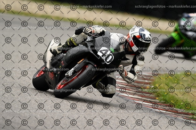 25bt02-1228 | markuskiefer.com - Realisiert mit Pictrs.com
